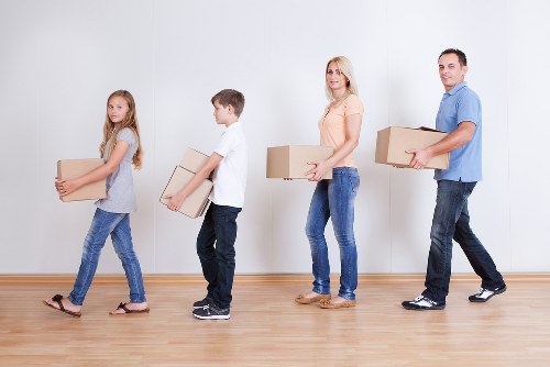 Transport and loading support for student removals in South Kensington